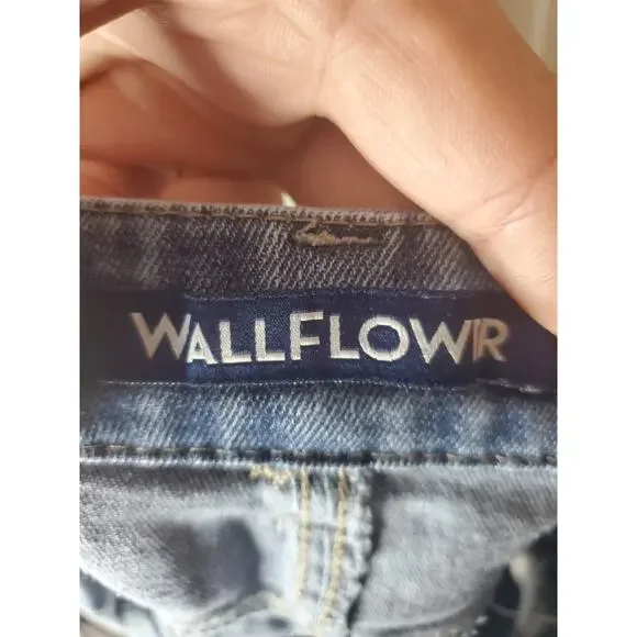 Wallflower Denim Coverall Shorts, Large - Picture 5 of 6